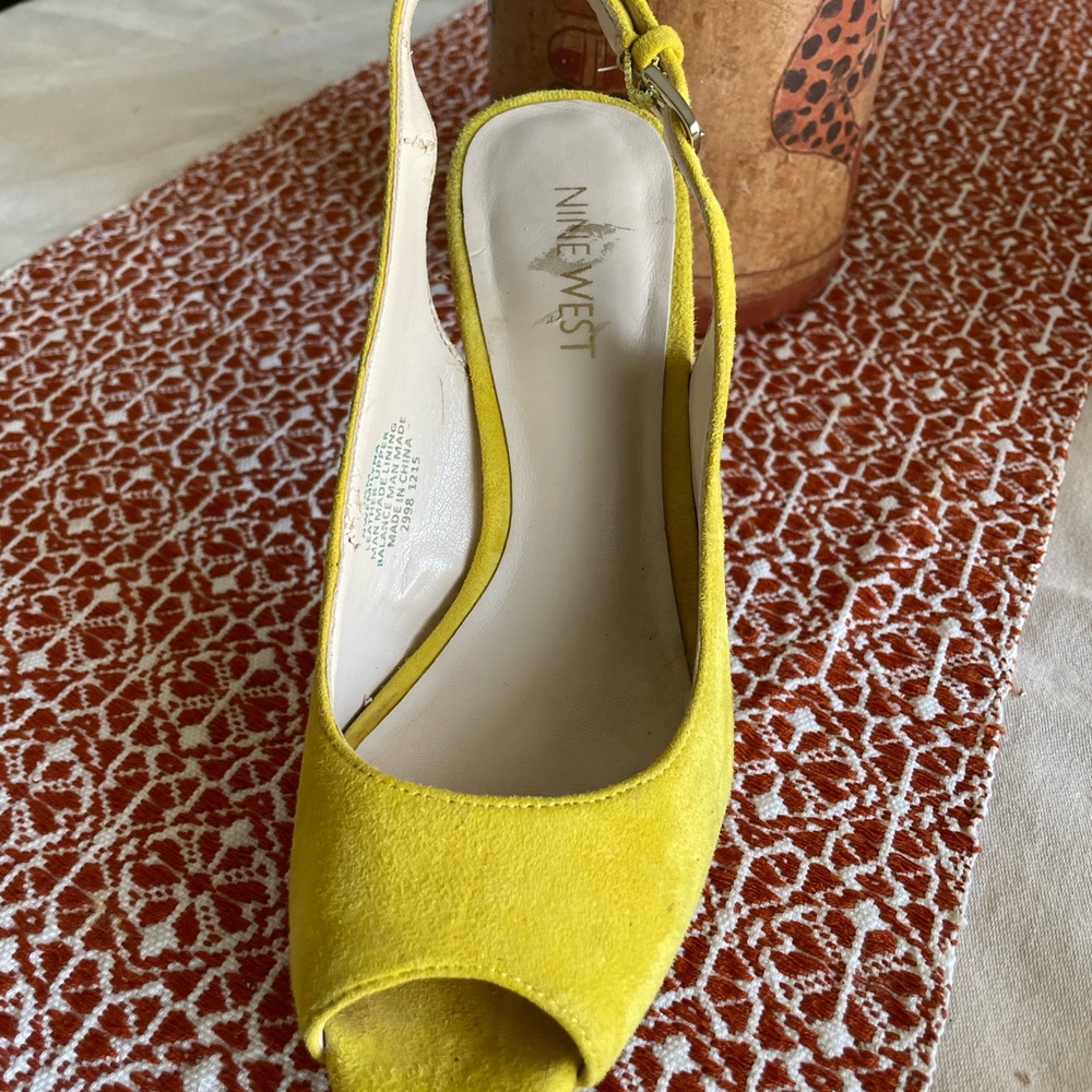 EUC Nine West suede 5.5.